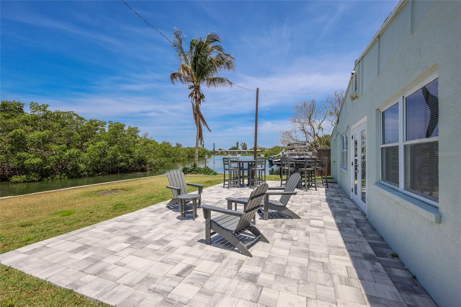 TROPICAL SHORES - Residential
