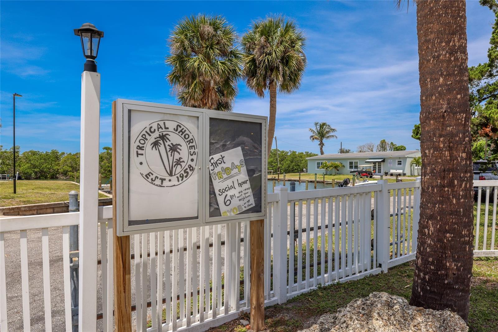 TROPICAL SHORES - Residential