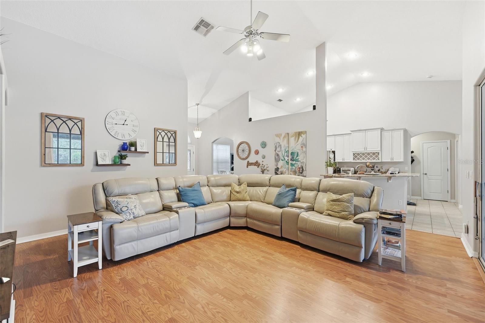 CLERMONT COLLEGE PARK PH 01 LT 01 - Residential