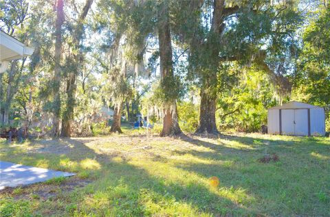 A home in DELAND