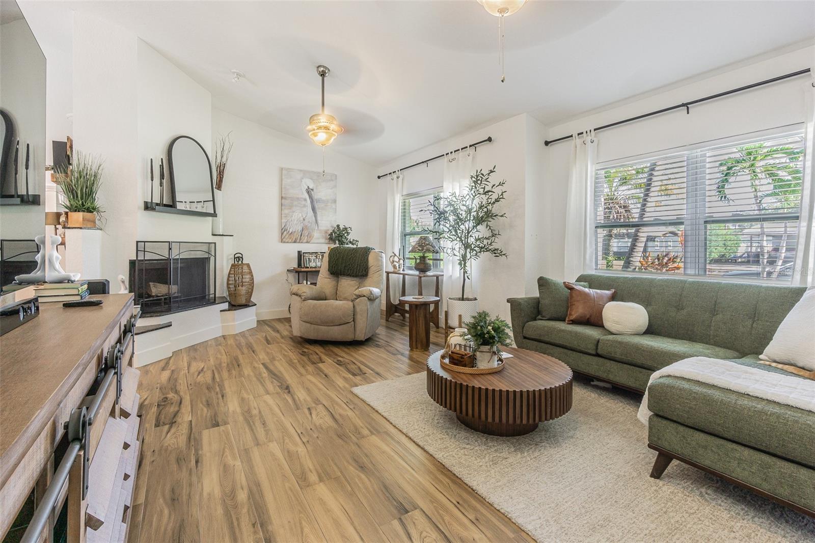1362 ROBINSON DRIVE