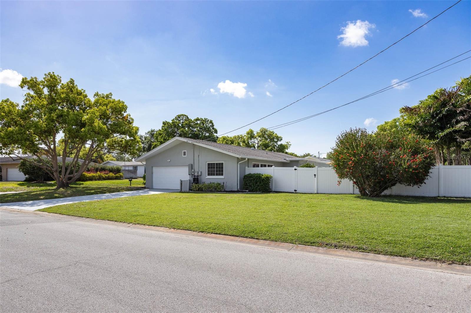 FAIRWAY ESTATES 8TH ADD - Residential