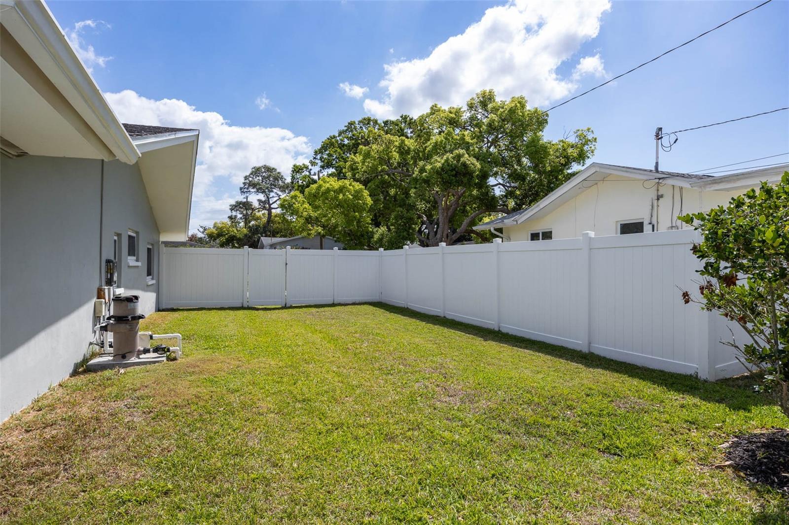 FAIRWAY ESTATES 8TH ADD - Residential