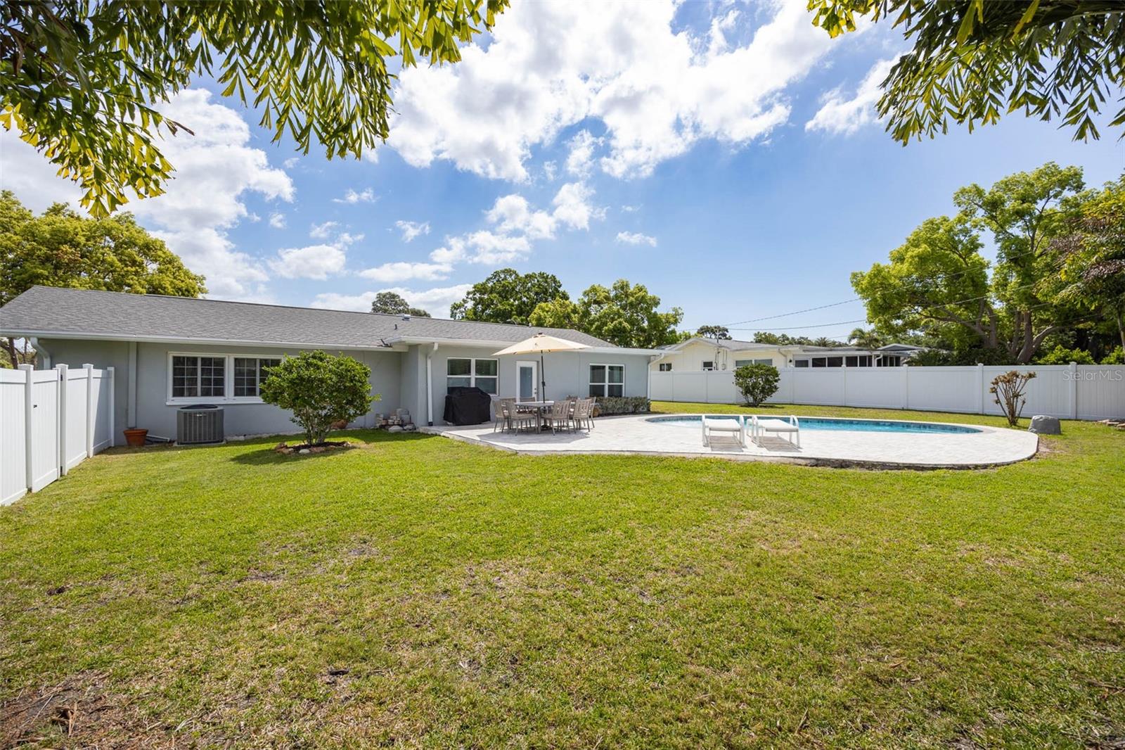 FAIRWAY ESTATES 8TH ADD - Residential