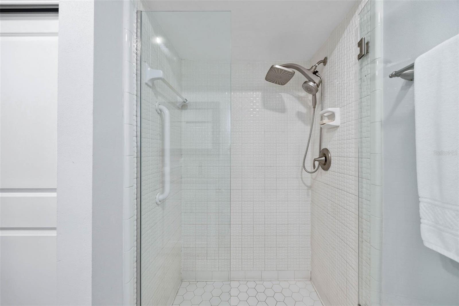 FAIRWAY ESTATES 8TH ADD - Residential