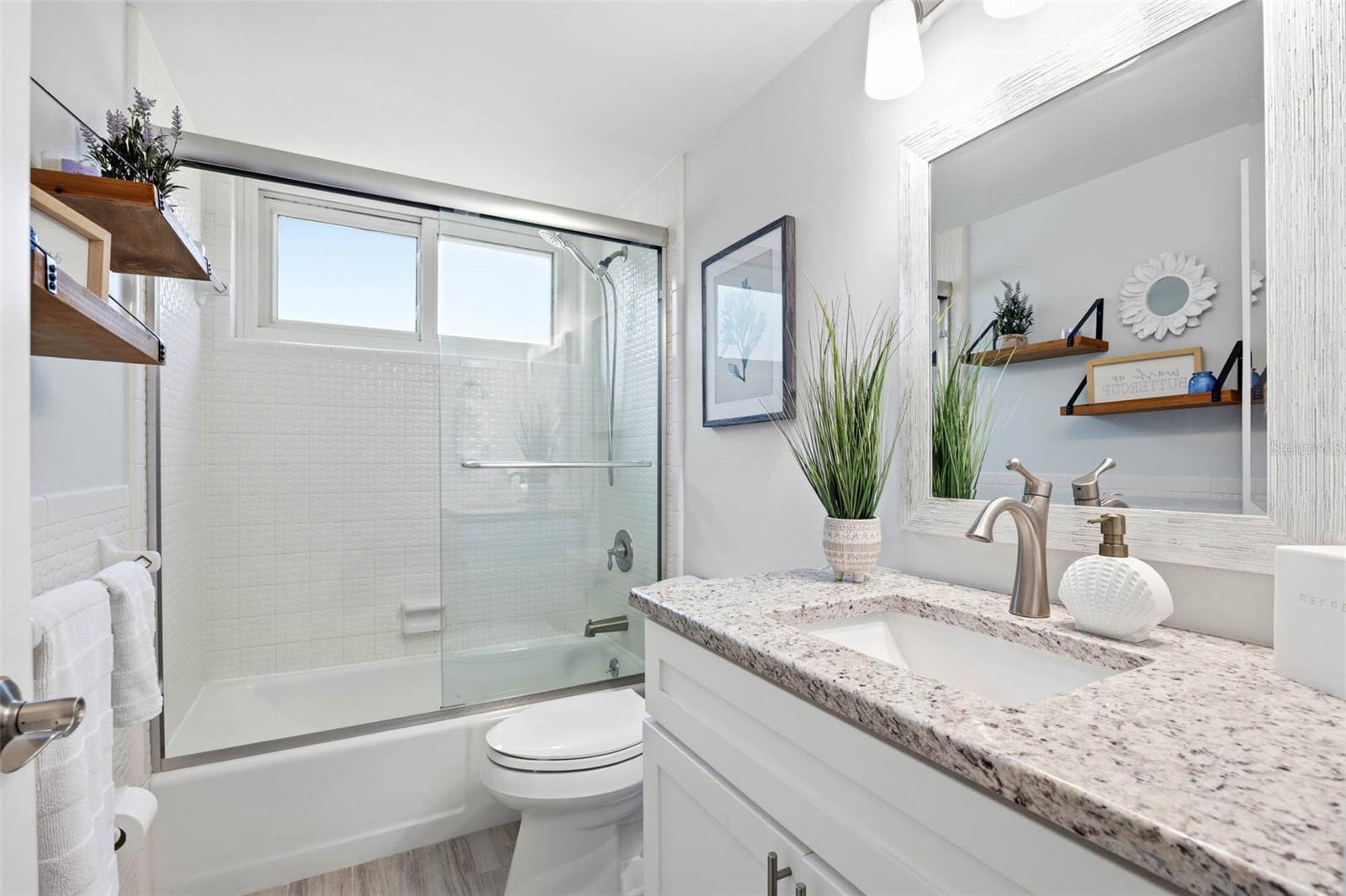 FAIRWAY ESTATES 8TH ADD - Residential