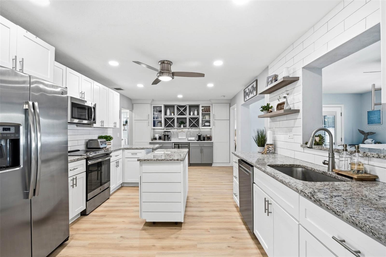 FAIRWAY ESTATES 8TH ADD - Residential