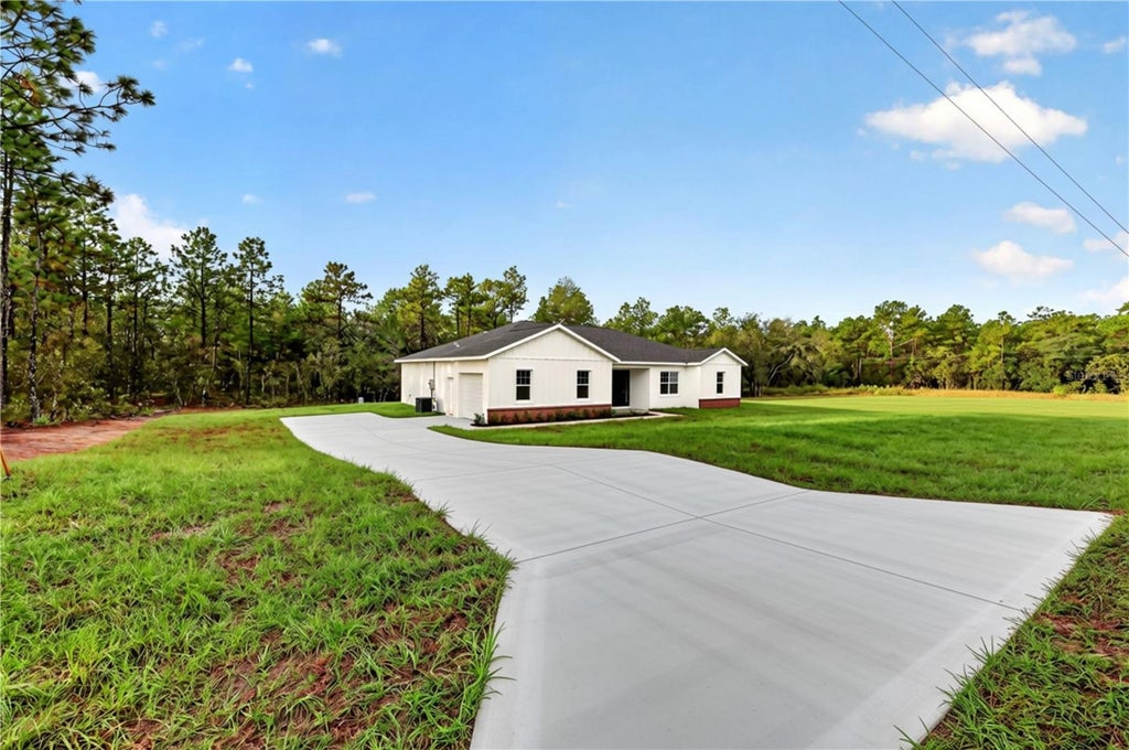 Photo of 13470 SW 69th Place, Ocala, FL 34481 (MLS # OM732765)