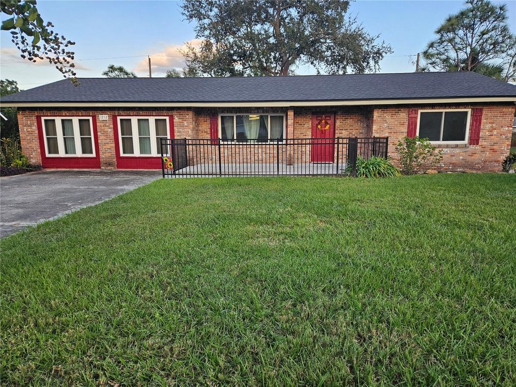 Photo of 1212 Blake Ave, Auburndale, FL 33823 (MLS # P4936709)