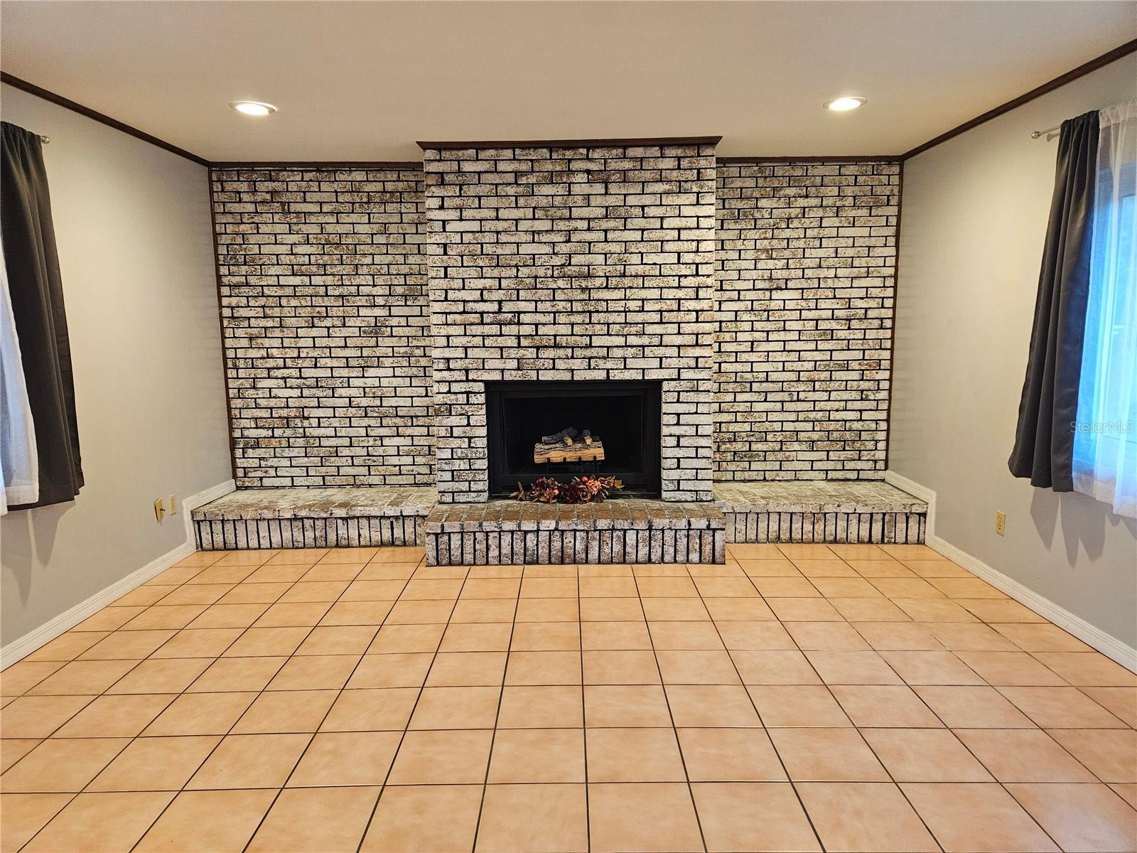1212 BLAKE AVE