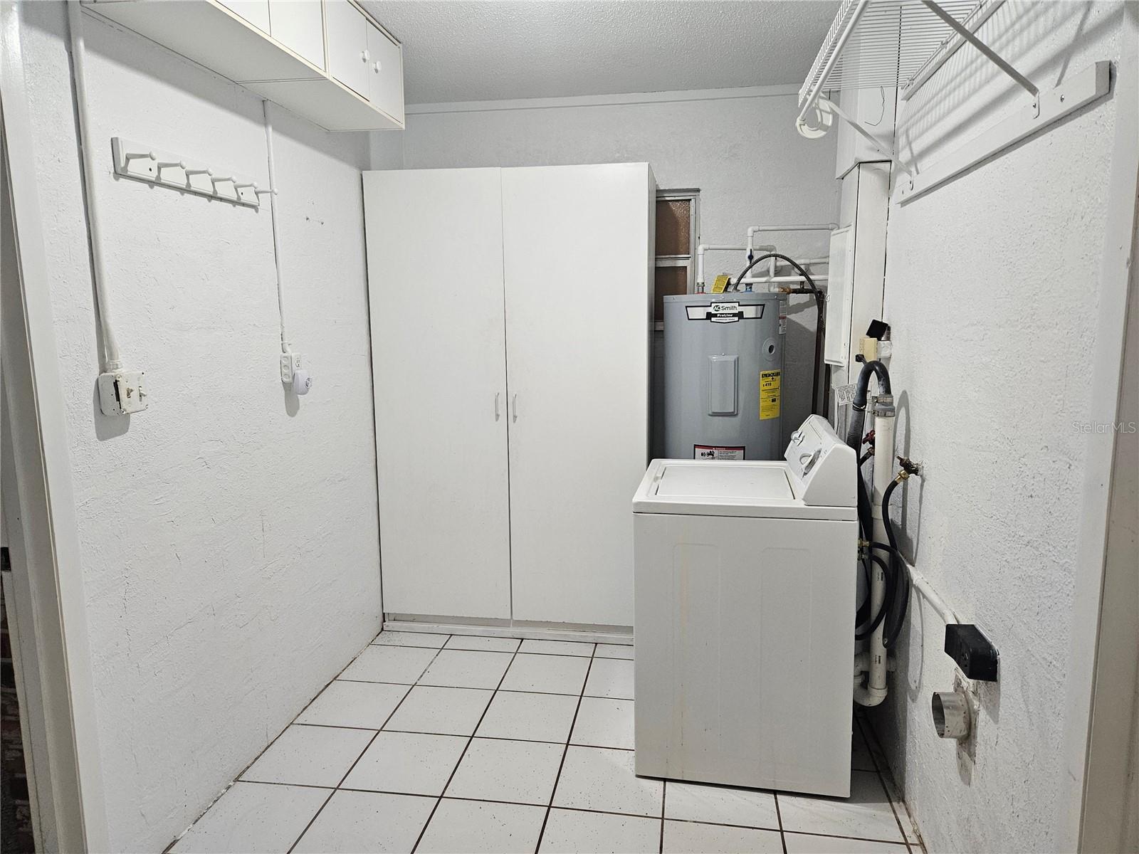 ARIANA CORP - Residential