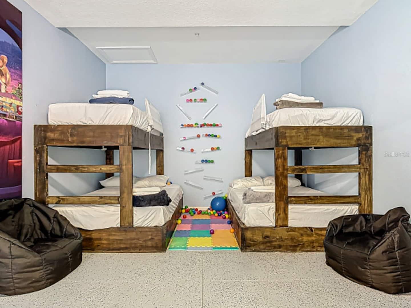 CHAMPIONSGATE CONDO 2 PH 12 - Residential