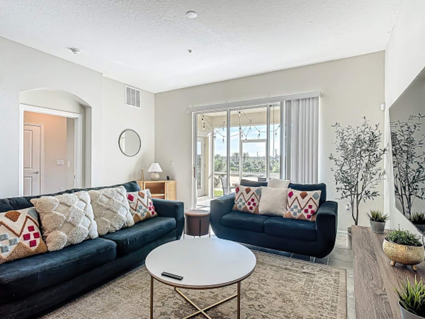 CHAMPIONSGATE CONDO 2 PH 12 - Residential