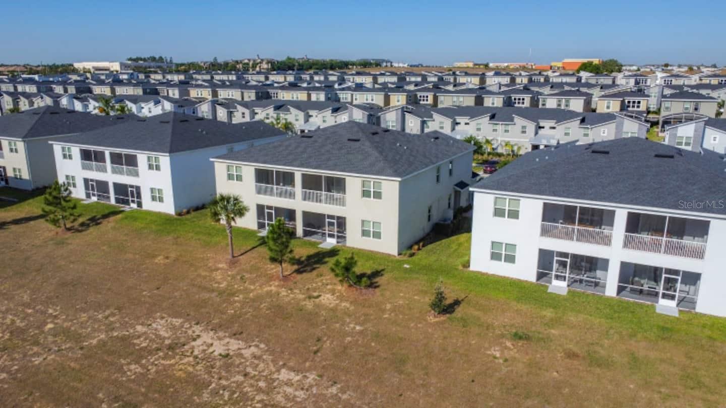 CHAMPIONSGATE CONDO 2 PH 12 - Residential