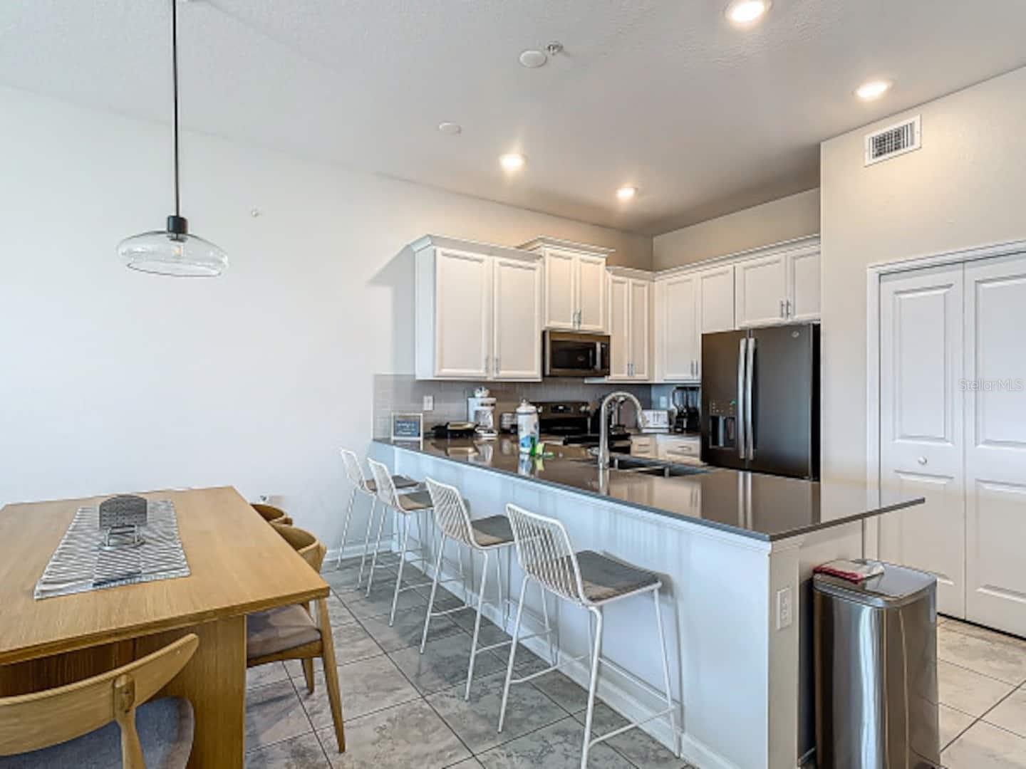 CHAMPIONSGATE CONDO 2 PH 12 - Residential