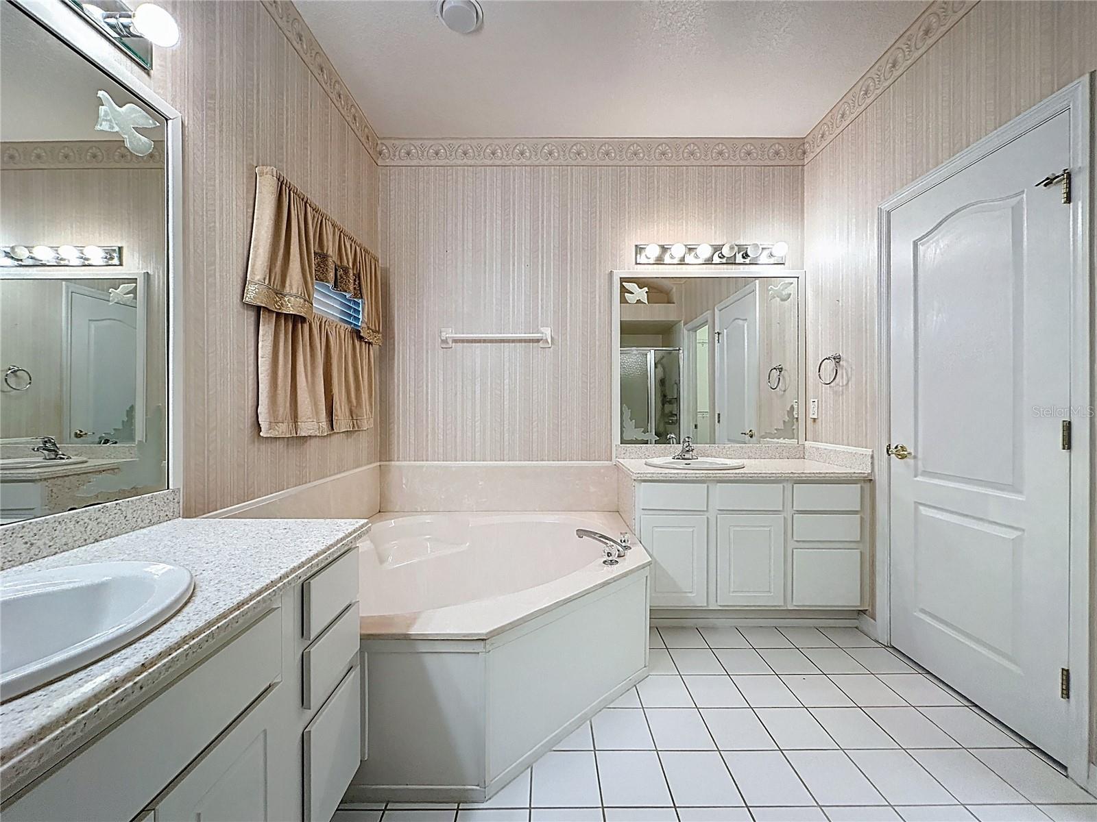 KINGS RIDGE - Residential