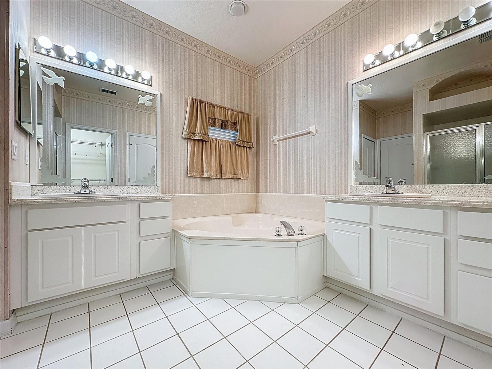 KINGS RIDGE - Residential