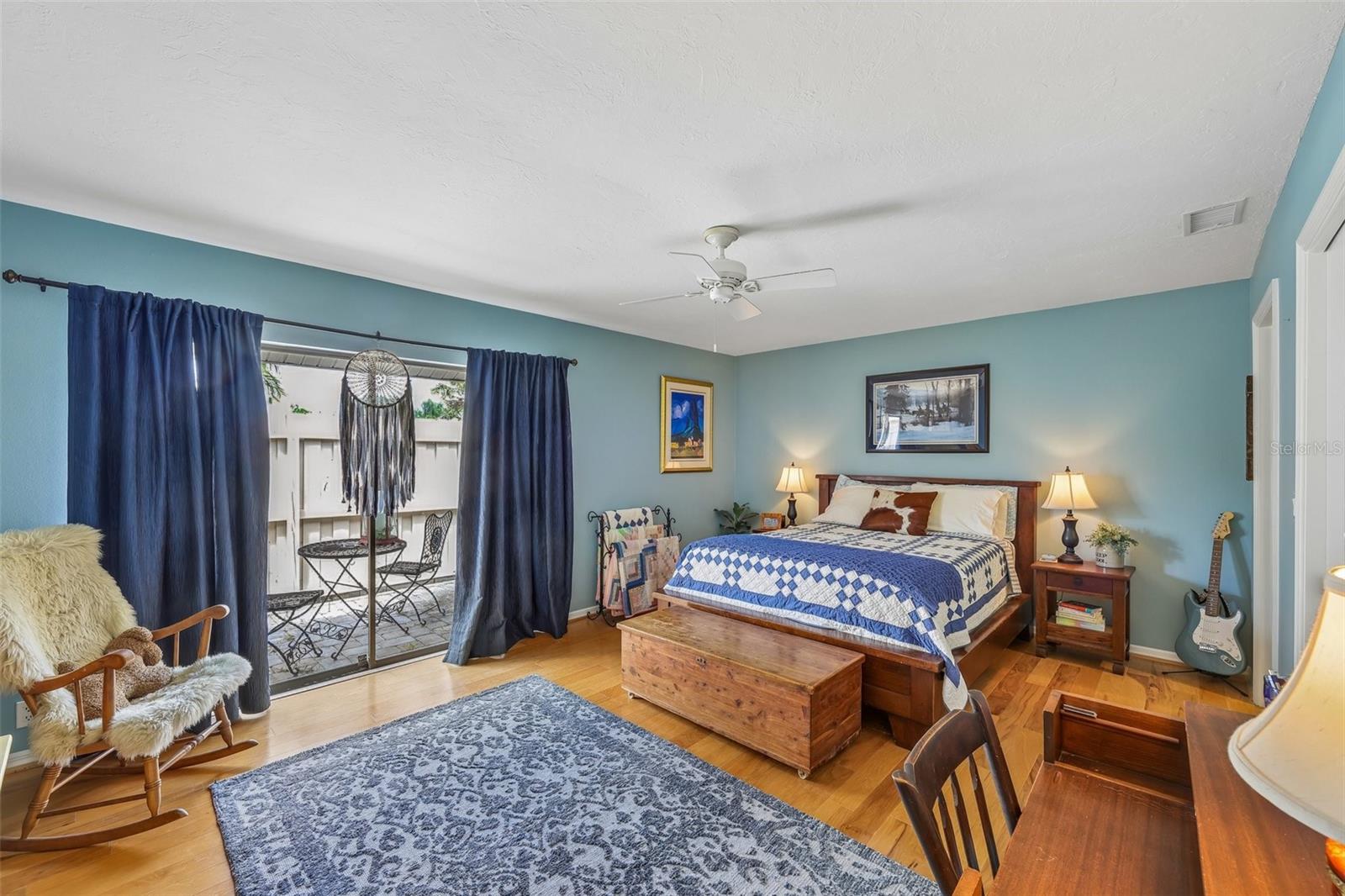 COUNTRY PLACE - Residential