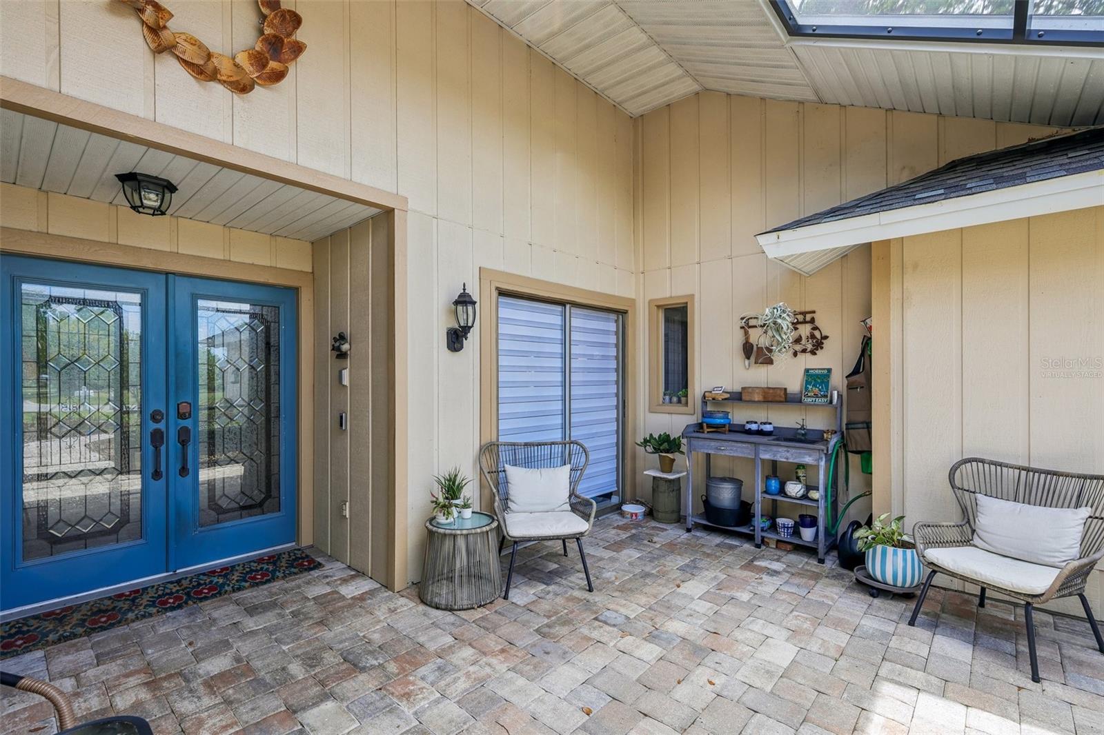 COUNTRY PLACE - Residential
