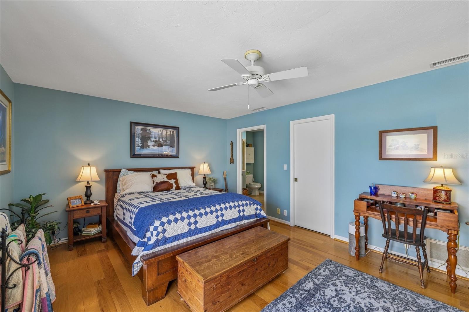COUNTRY PLACE - Residential
