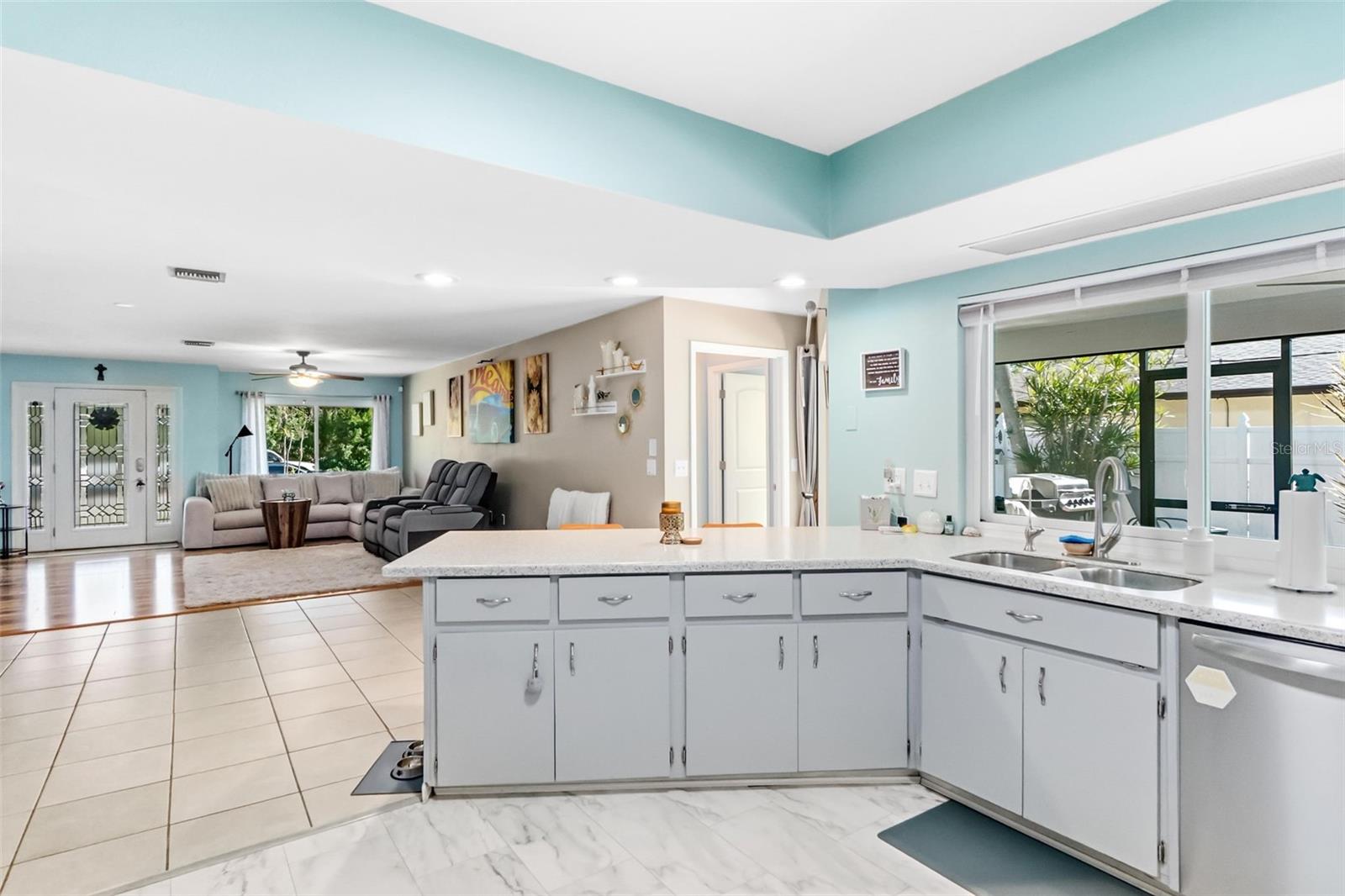 SOUTH VENICE - Residential