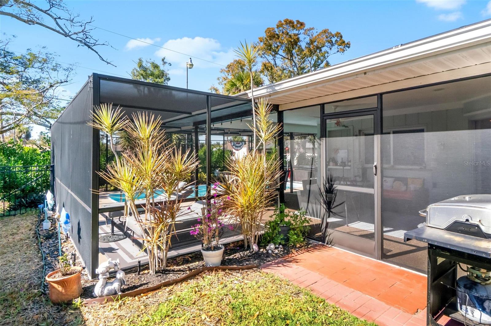 SOUTH VENICE - Residential