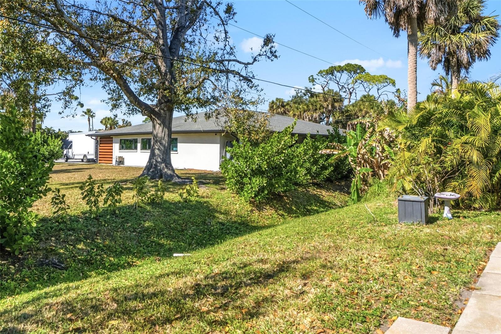 SOUTH VENICE - Residential