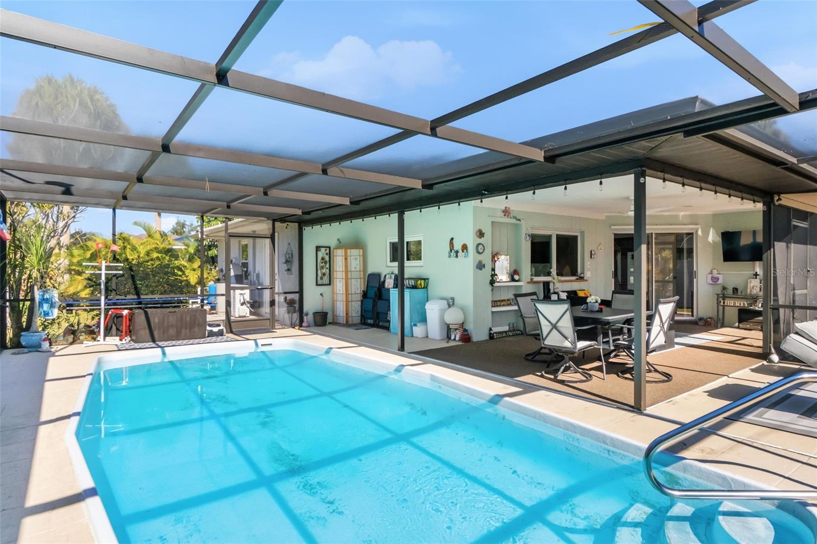 SOUTH VENICE - Residential