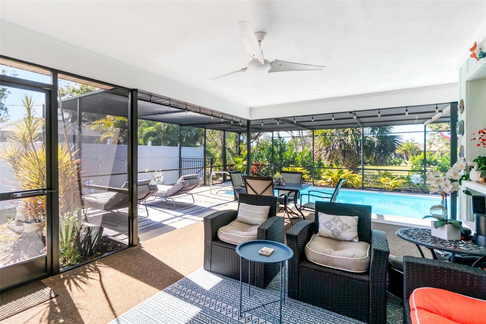 SOUTH VENICE - Residential