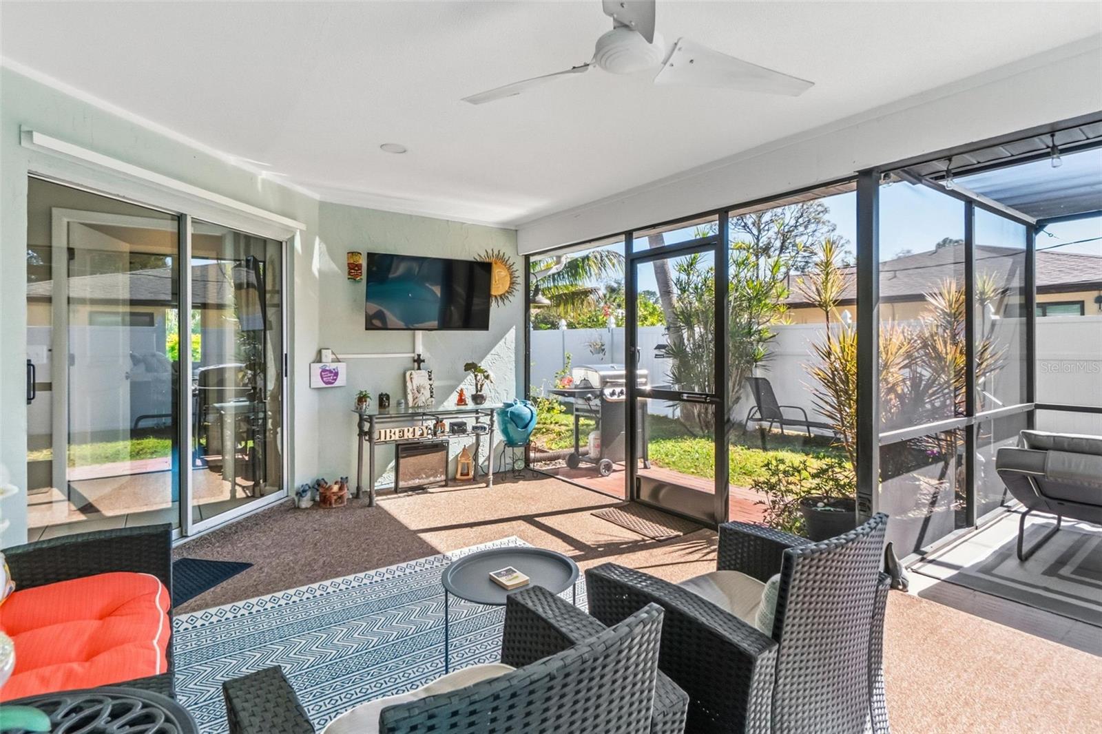 SOUTH VENICE - Residential