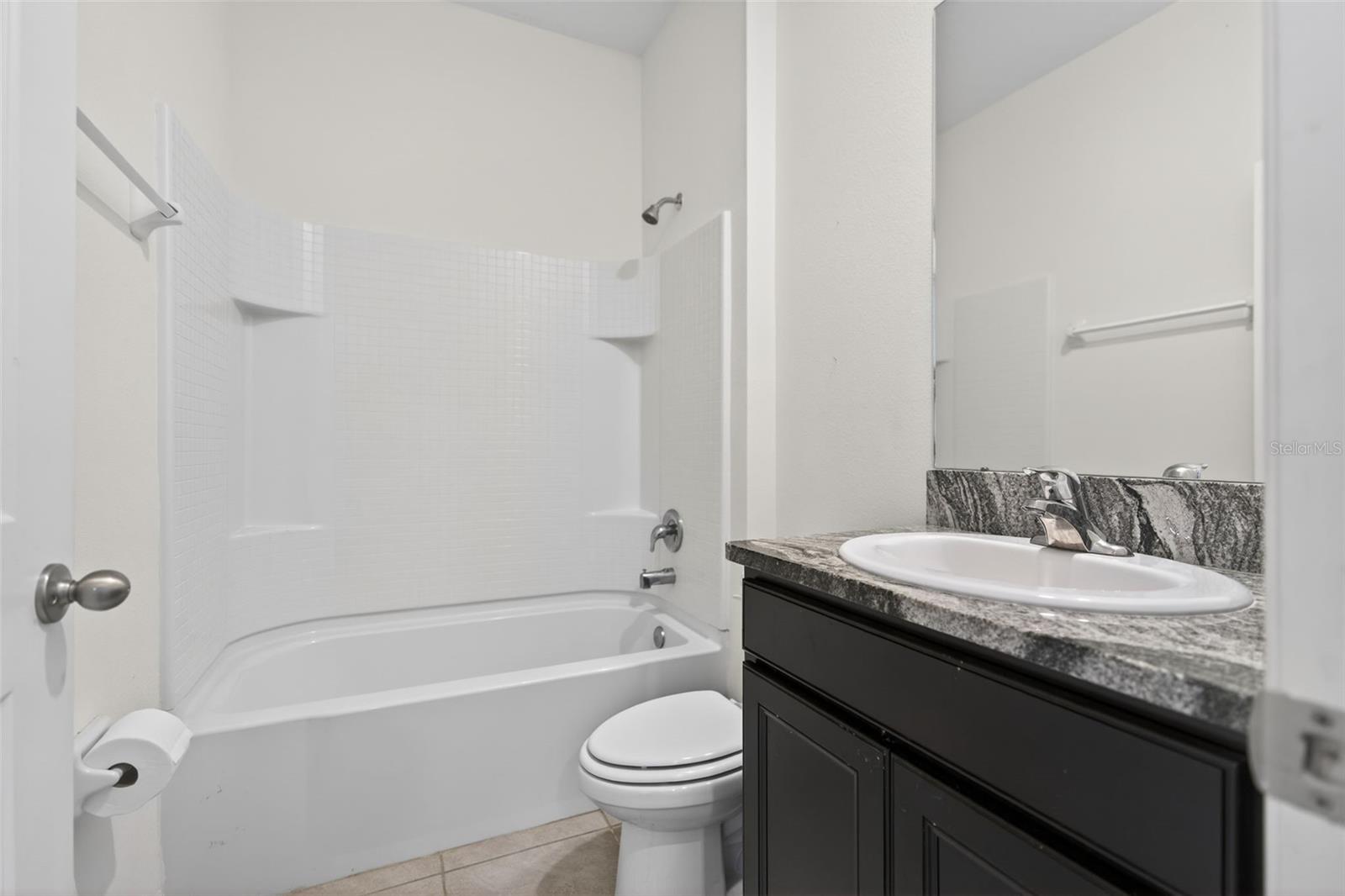 BARRINGTON/STERLING HILL UN 1 - Residential