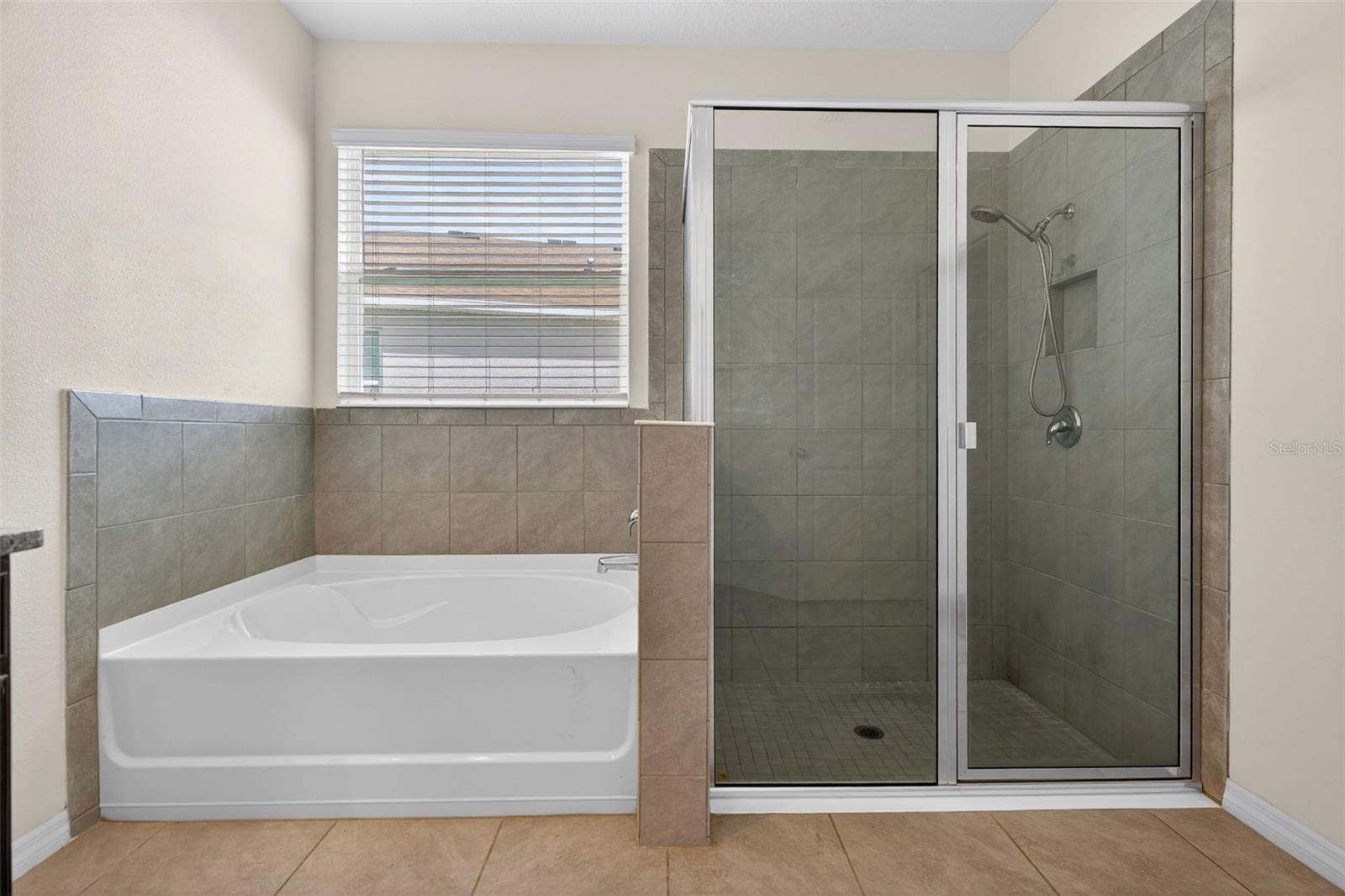 BARRINGTON/STERLING HILL UN 1 - Residential