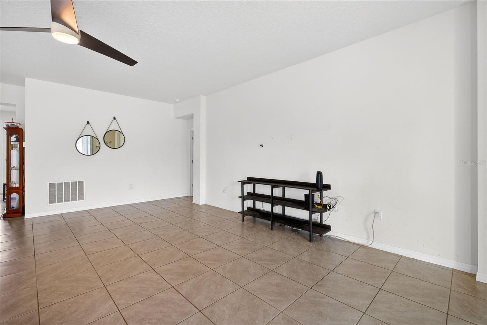 BARRINGTON/STERLING HILL UN 1 - Residential