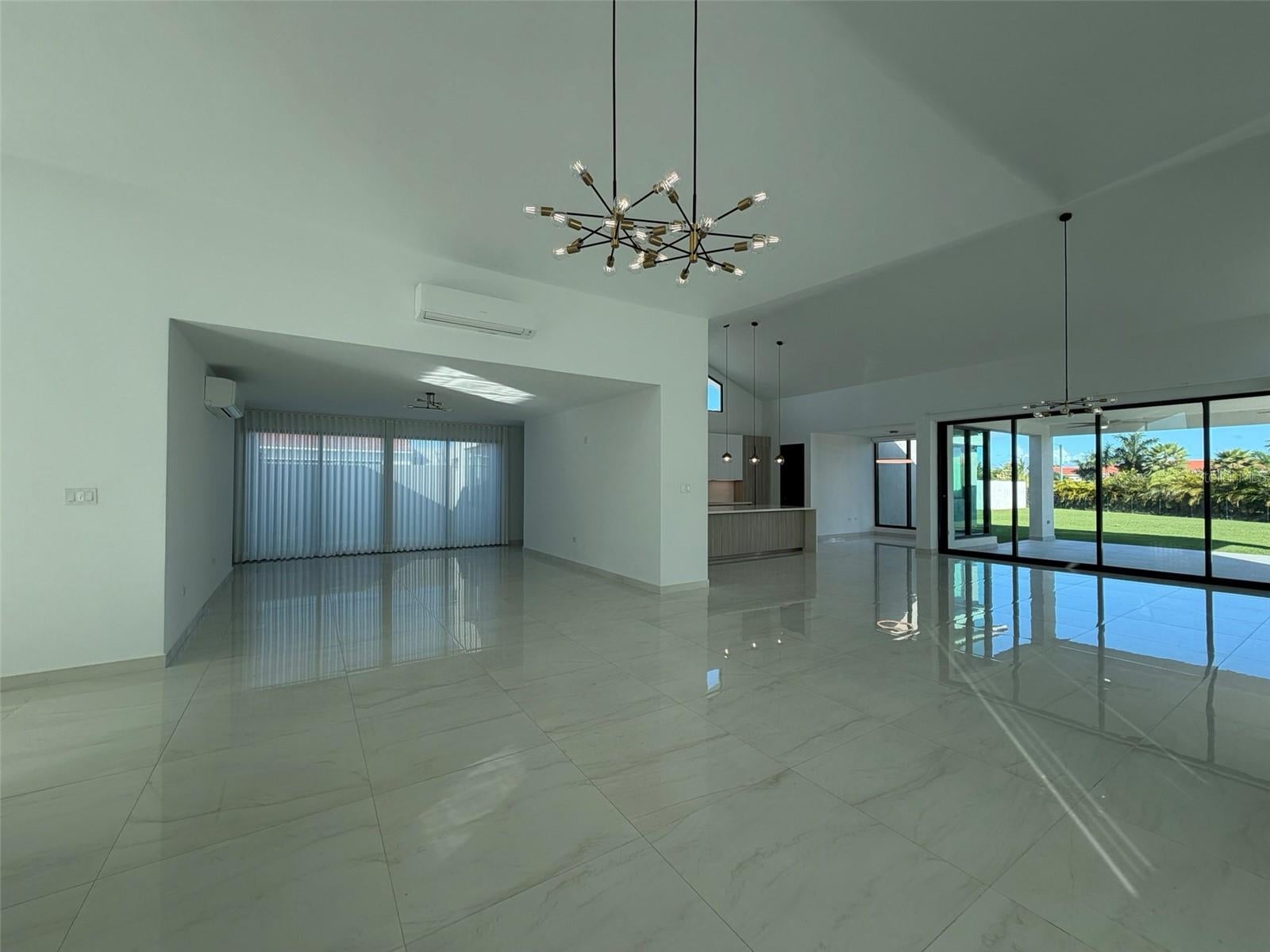 927 Sabanera Dorado CORREDOR MIRALAGO ISLA NORTE
