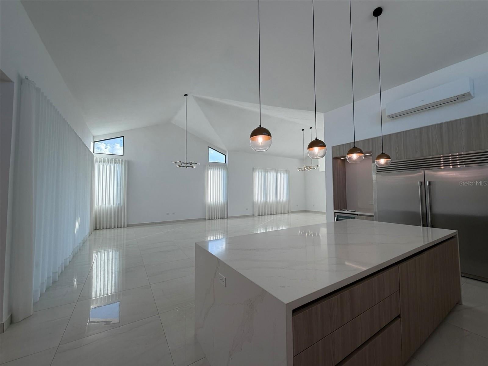 927 Sabanera Dorado CORREDOR MIRALAGO ISLA NORTE