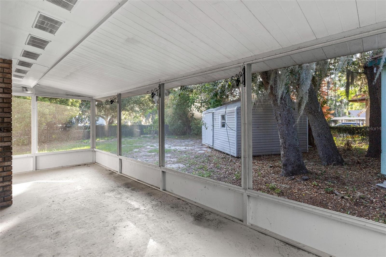 DERK BRONS - Residential