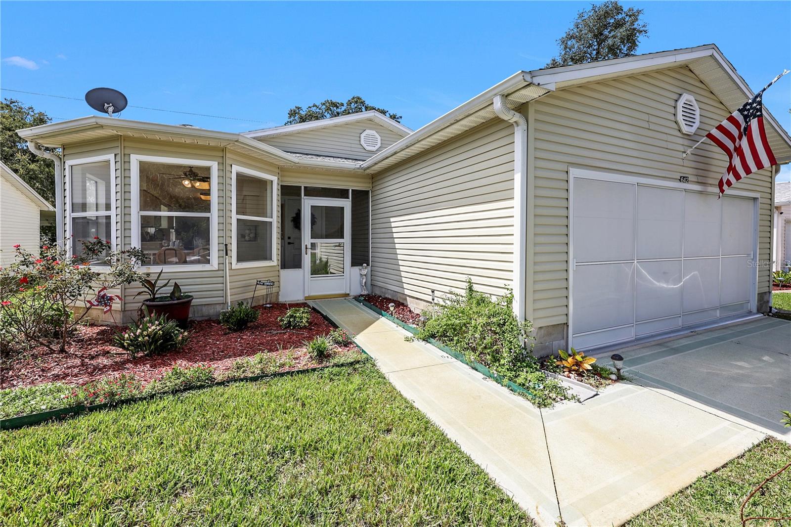642 GLEN OAKS DRIVE