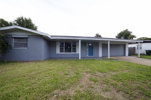 A home in DAYTONA BEACH