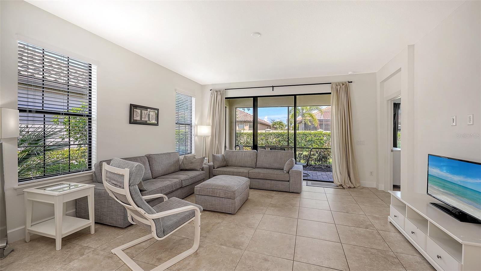 8729 TRATTORIA TERRACE