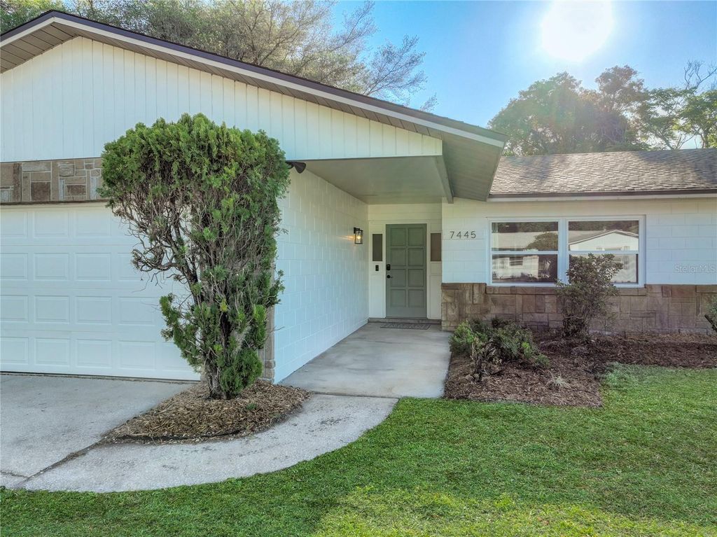 Photo of 7445 Betty Street, Winter Park, FL 32792 (MLS # OM721366)