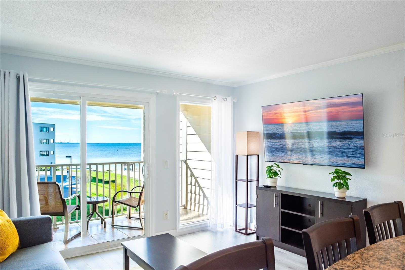2506 N ROCKY POINT DRIVE 301