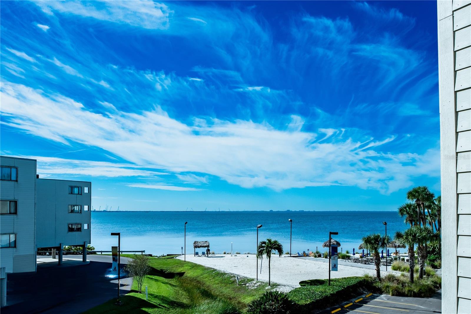 2506 N ROCKY POINT DRIVE 301