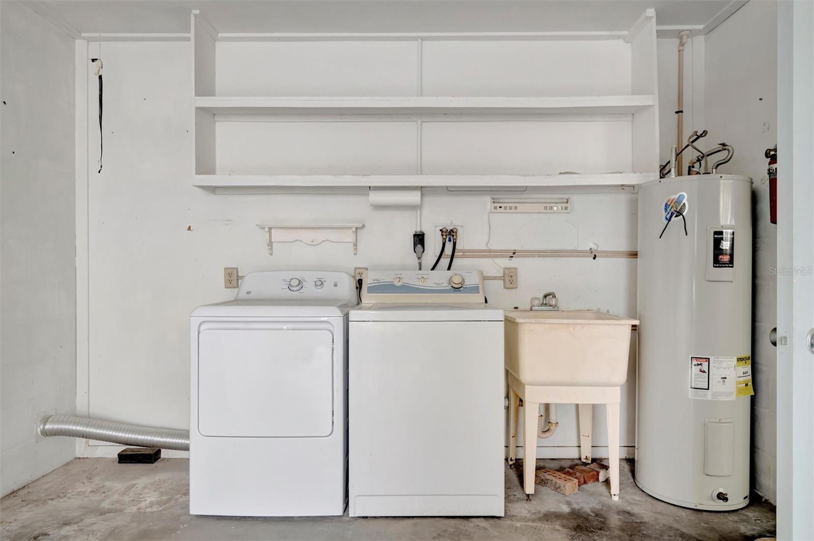 DEL WEBBS SUN CITY FLORIDA UN - Residential