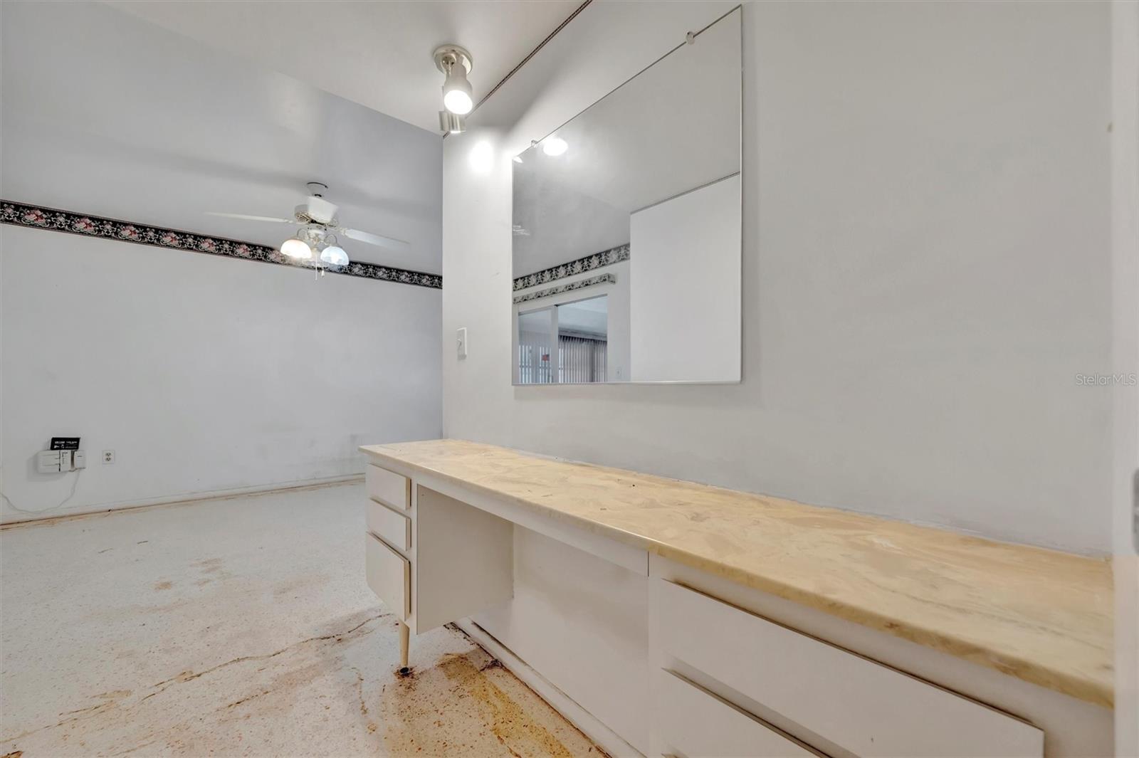 DEL WEBBS SUN CITY FLORIDA UN - Residential