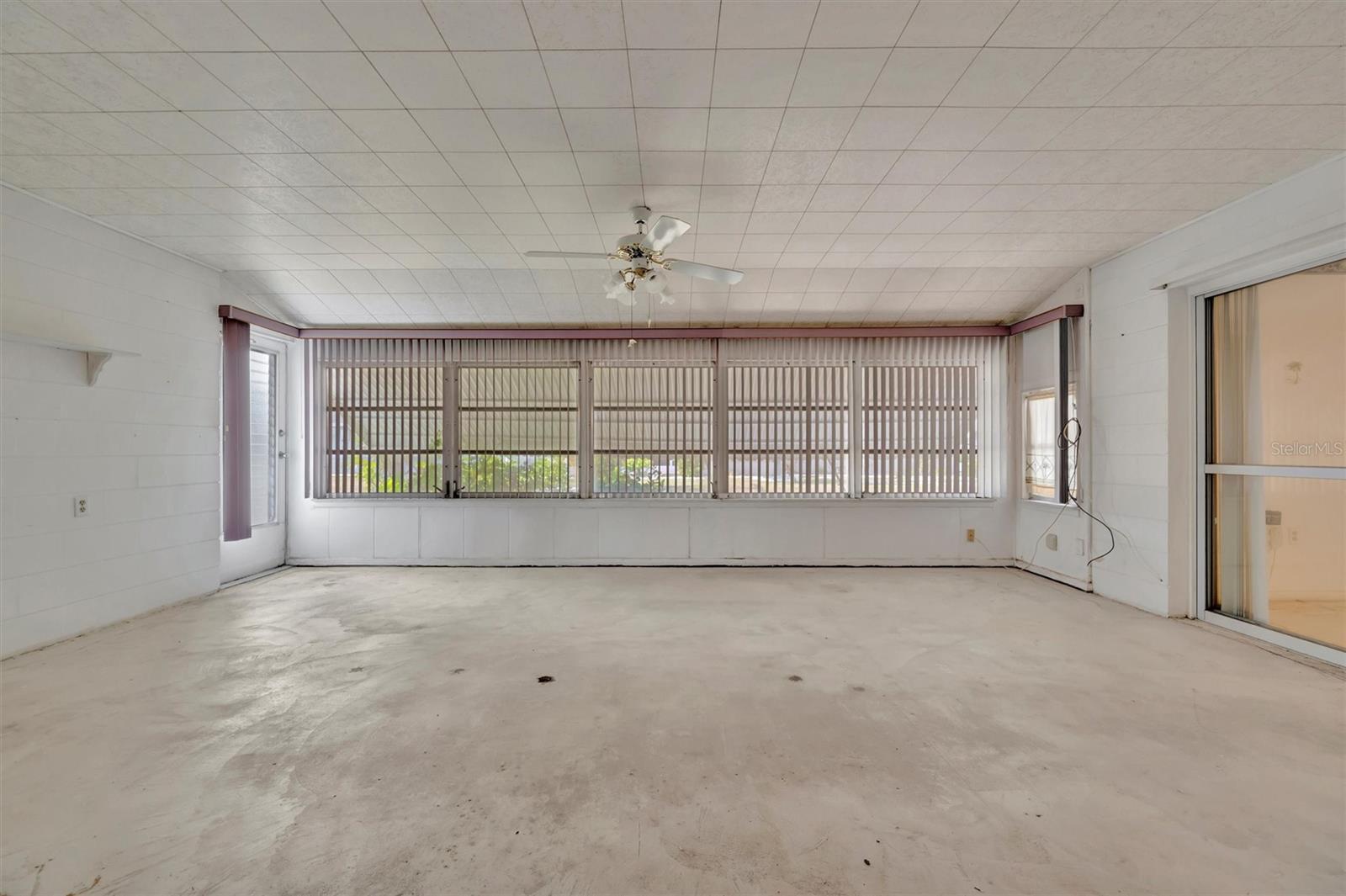 DEL WEBBS SUN CITY FLORIDA UN - Residential