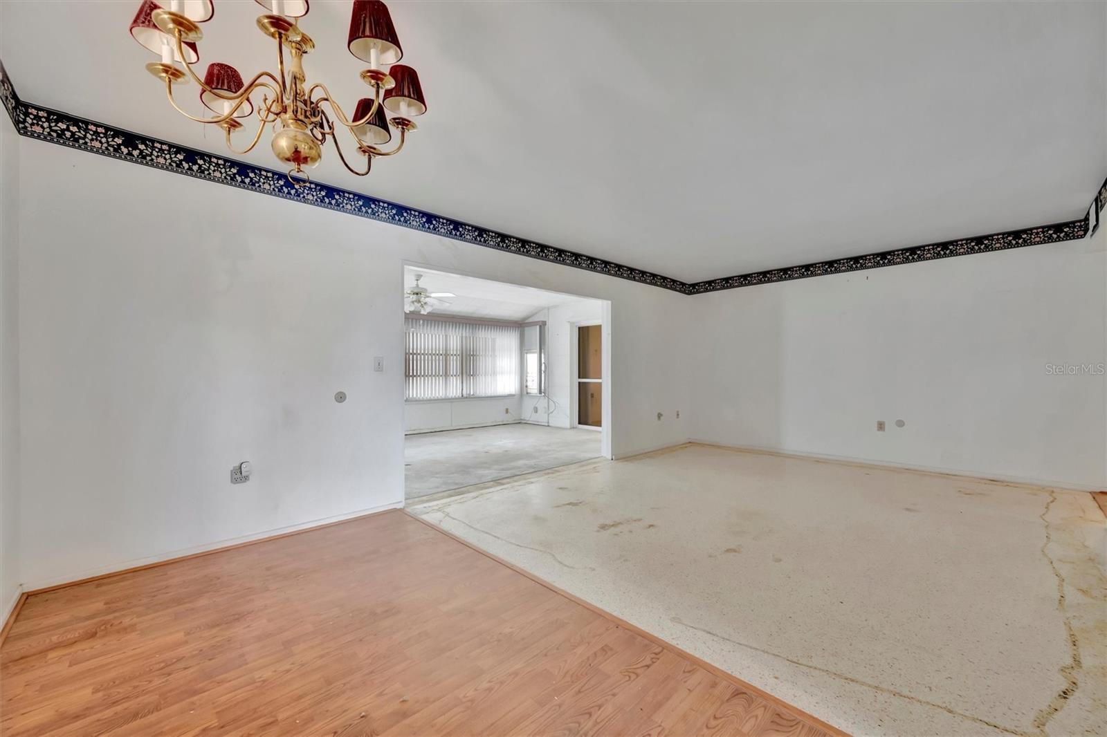 DEL WEBBS SUN CITY FLORIDA UN - Residential