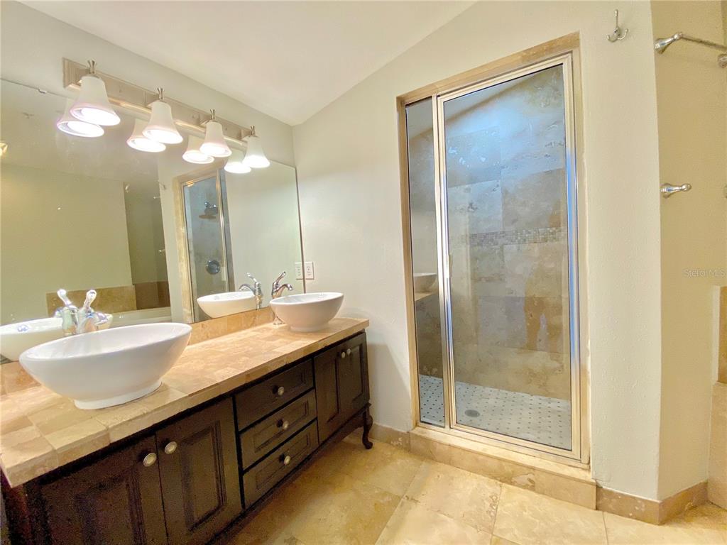 VILLAS/LK IVANHOE - Residential Lease