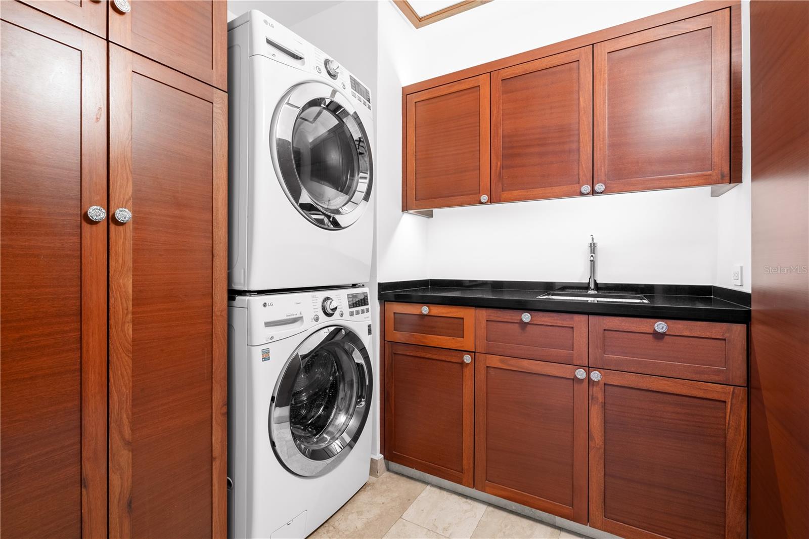 WEST BEACH RESIDENCES - Residential