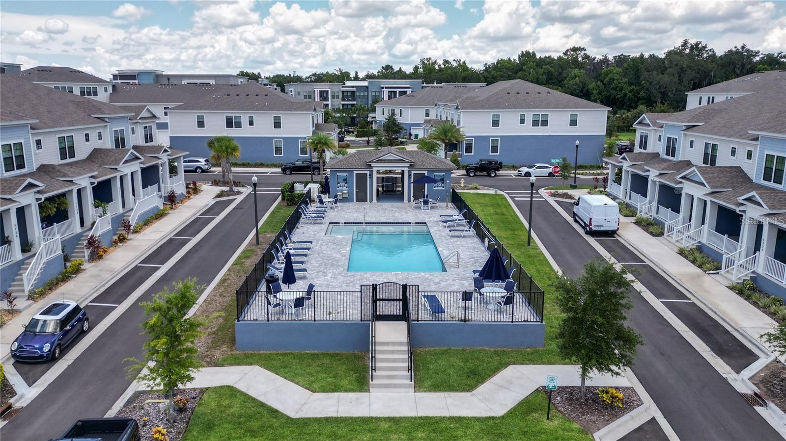 SEMINOLE CROSSING TWNHMS - Residential