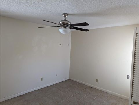 Condominium in DELAND FL 100 KENTUCKY AVENUE 14.jpg